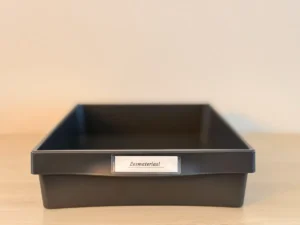 Zwarte lade met EduTag label en onderwerp